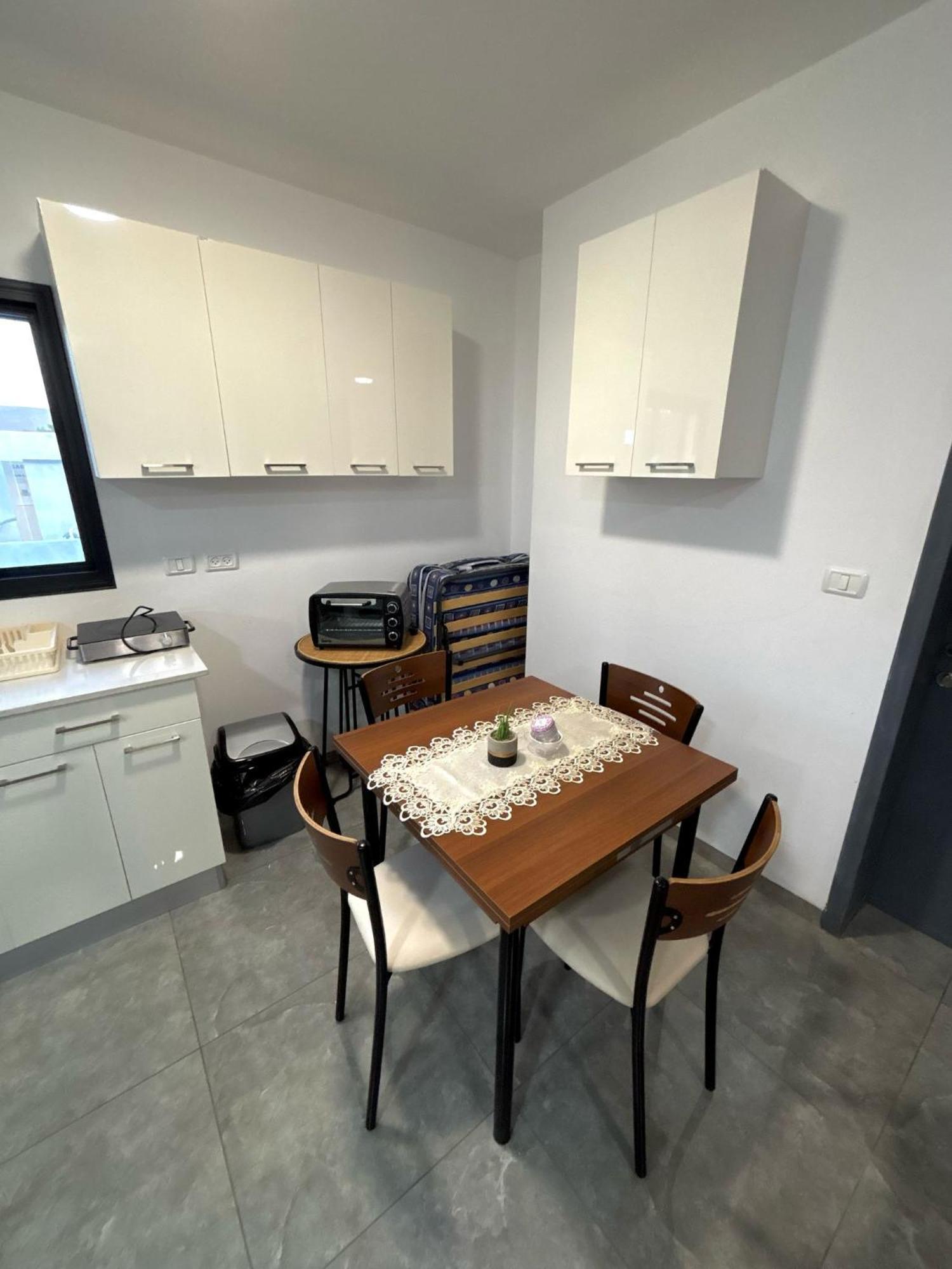 Apartament אירוח אריאל Ha-Goszerim Zewnętrze zdjęcie